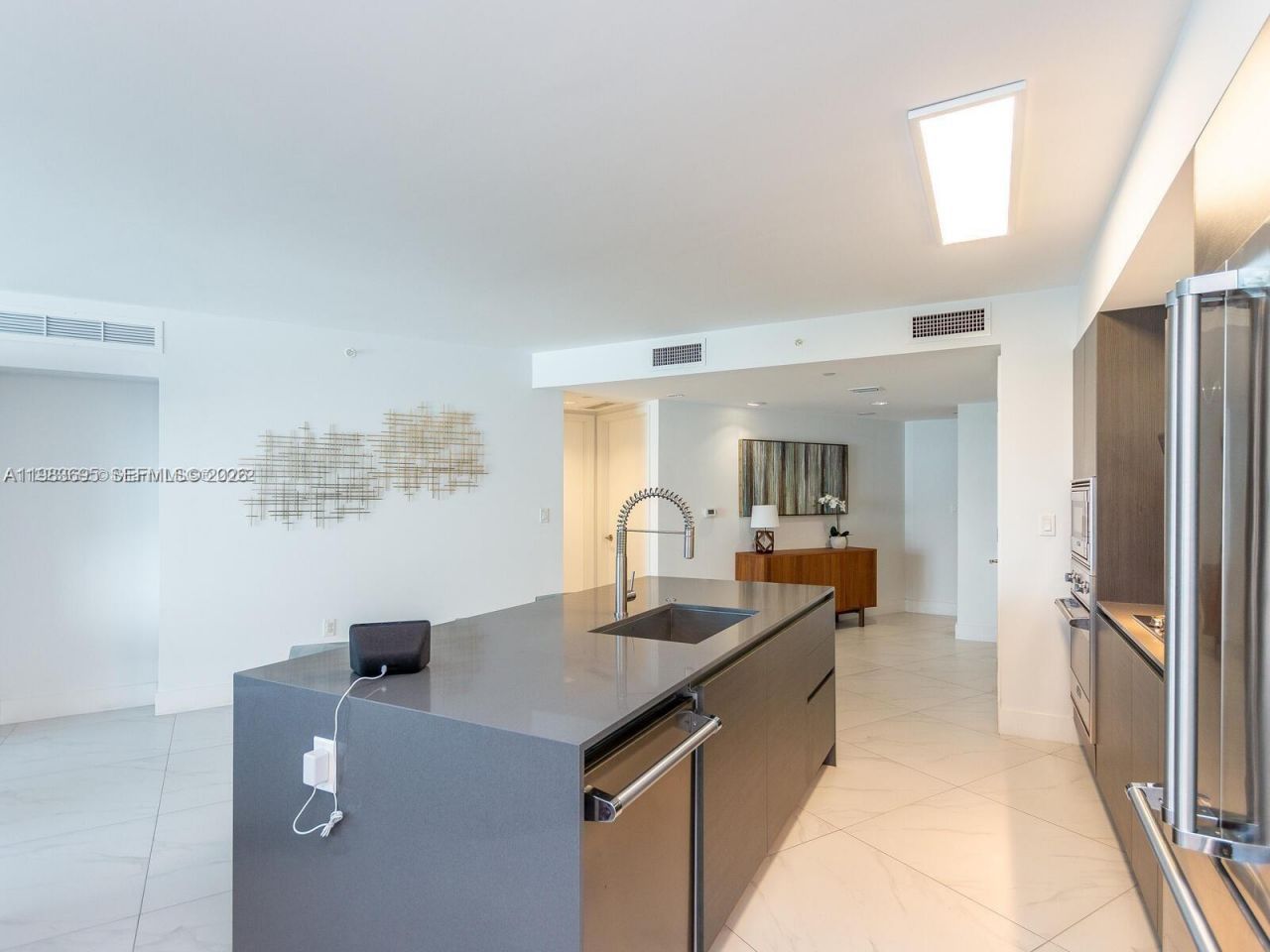 9821 E Bay Harbor Dr , Unit 502, Bay Harbor Islands, FL 33154 Photo