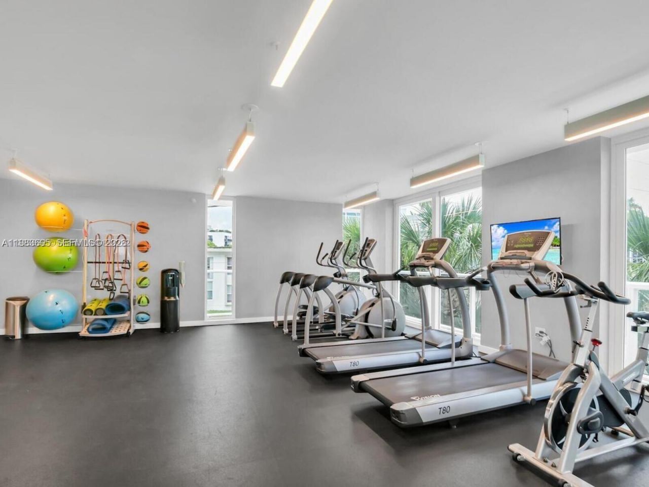 9821 E Bay Harbor Dr , Unit 502, Bay Harbor Islands, FL 33154 Photo