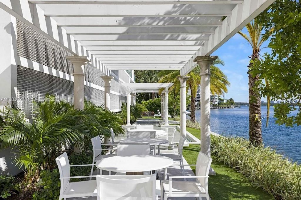 9821 E Bay Harbor Dr , Unit 502, Bay Harbor Islands, FL 33154 Photo