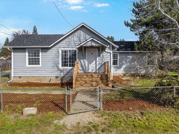 832 Wabash Avenue, Medford, OR 97504