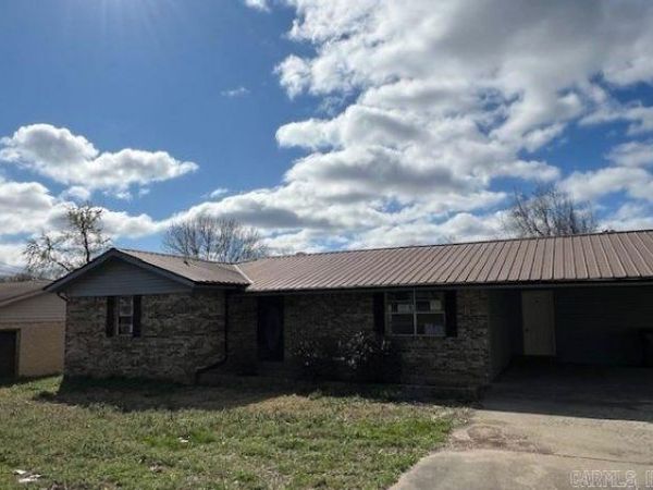 5706 Twin Pine Drive, Paragould, AR 72450