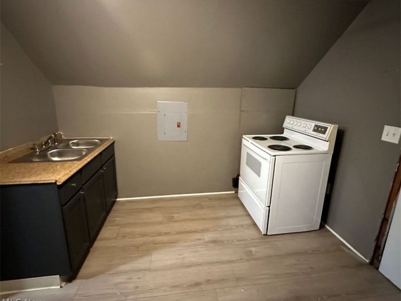 1311 E 187th Street, Cleveland, OH 44110 Photo 12