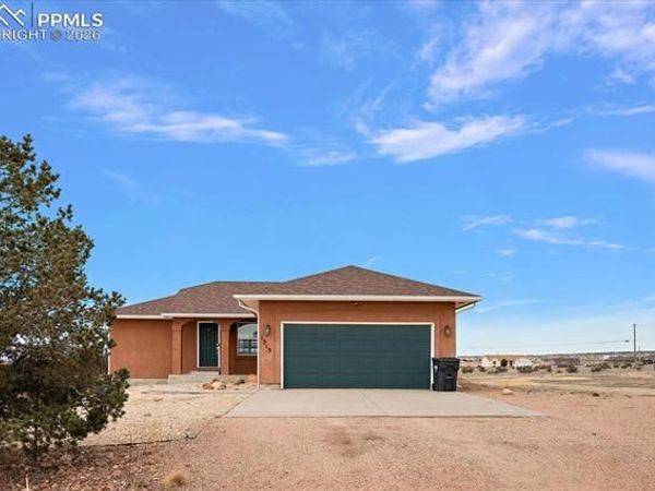 1313 N Blue Lake Lane, Pueblo, CO 81007