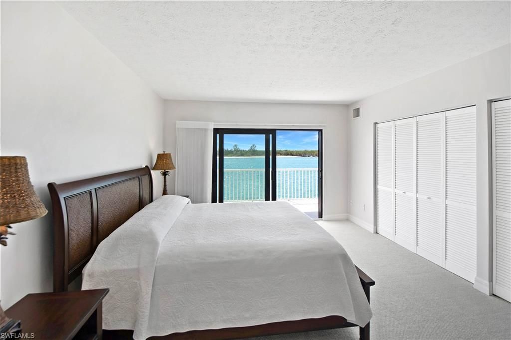60 Pelican St W, Unit 206, Naples, FL 34113 Photo