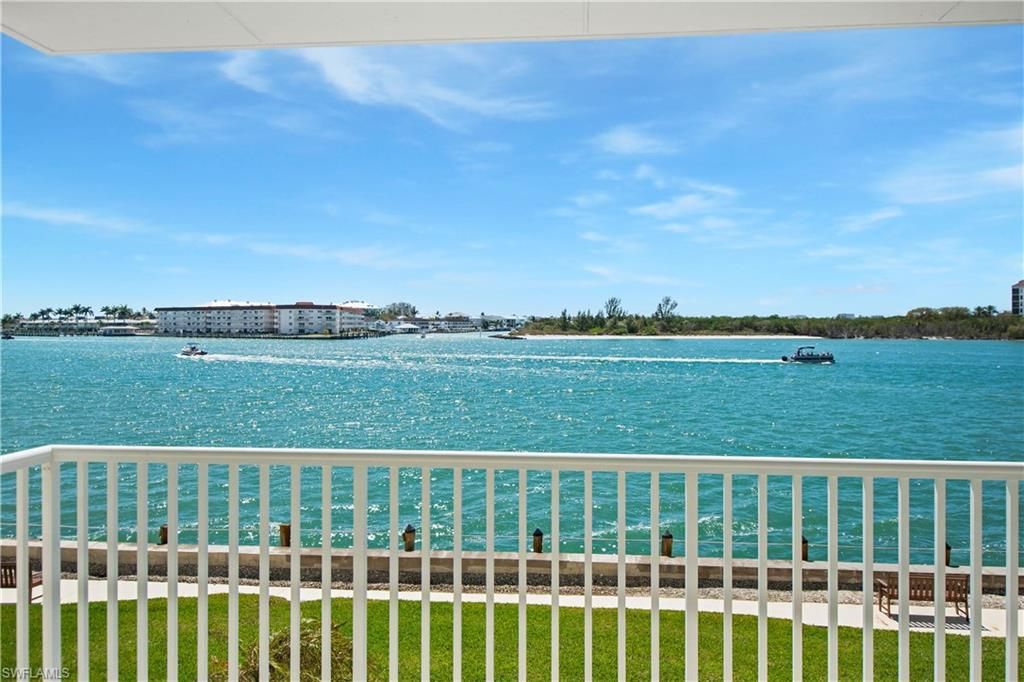60 Pelican St W, Unit 206, Naples, FL 34113 Photo