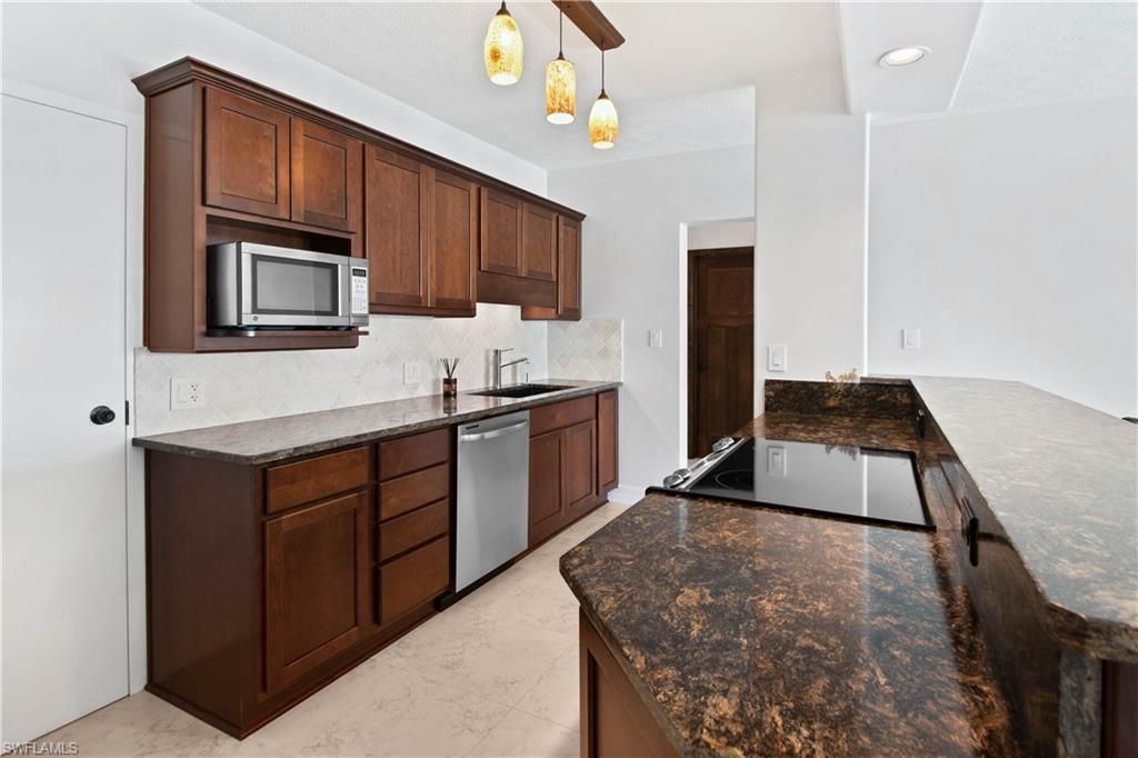 60 Pelican St W, Unit 206, Naples, FL 34113 Photo