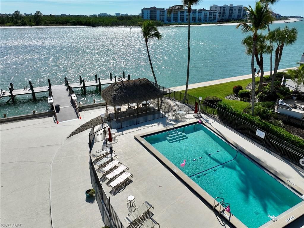 60 Pelican St W, Unit 206, Naples, FL 34113 Photo