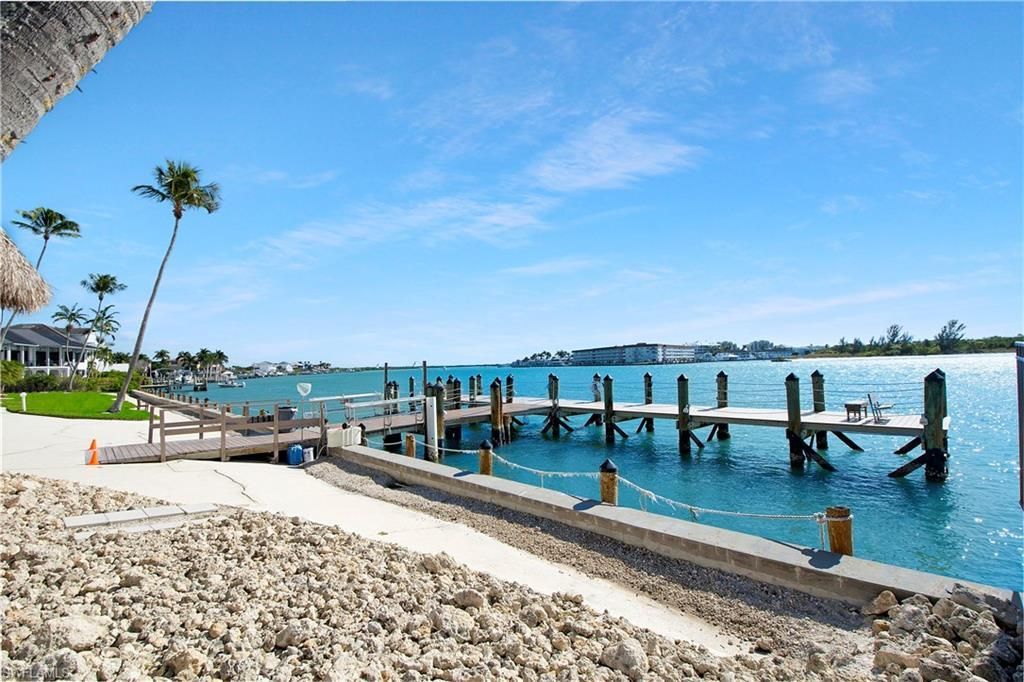 60 Pelican St W, Unit 206, Naples, FL 34113 Photo