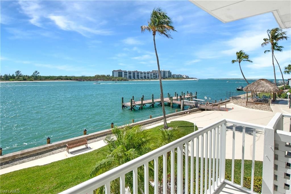 60 Pelican St W, Unit 206, Naples, FL 34113 Photo