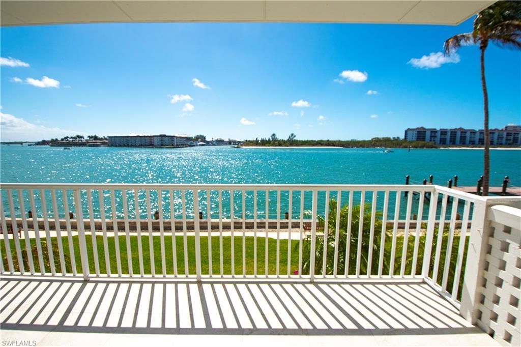 60 Pelican St W, Unit 206, Naples, FL 34113 Photo
