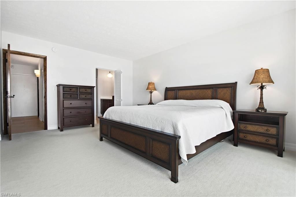 60 Pelican St W, Unit 206, Naples, FL 34113 Photo