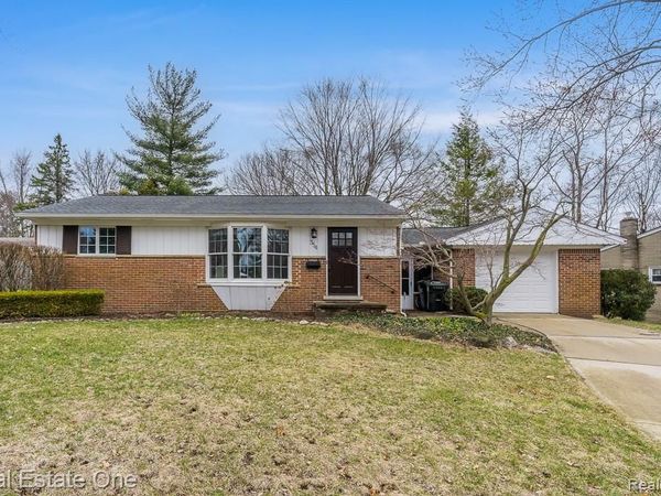 354 Reitman Court, Rochester Hills, MI 48307