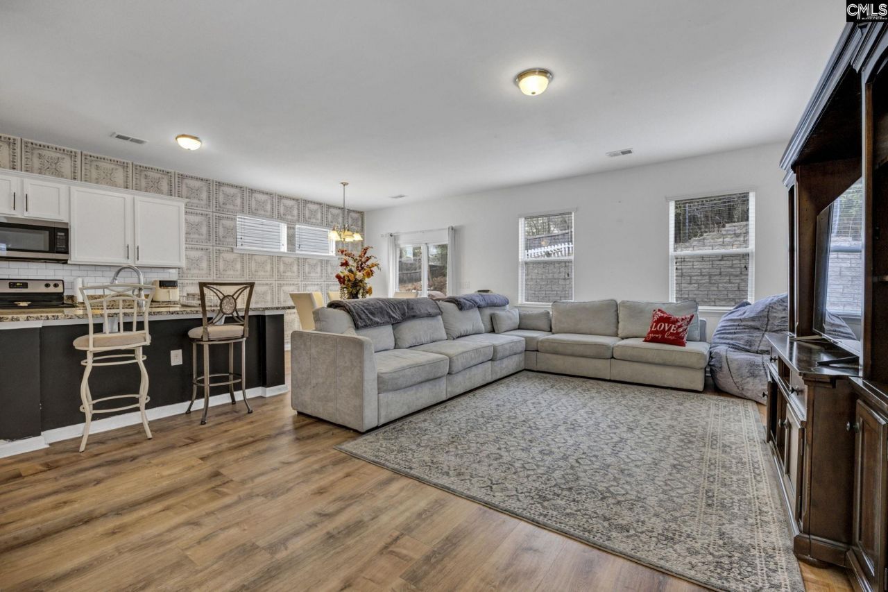 25 Heatherlaurel Court  Photo 4