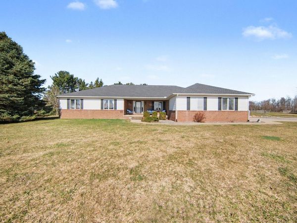 8600 Whippoorwill Lane, Manchester, MI 48158