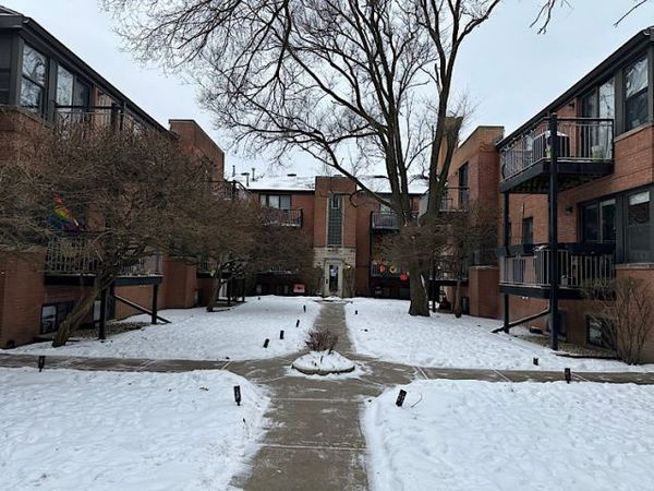 7334 N Winchester Avenue, Unit 2E, Chicago, IL 60626