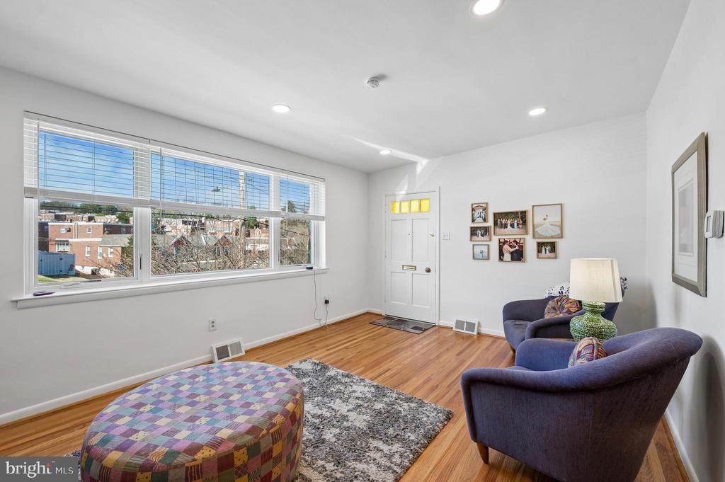 568 Domino Lane, Philadelphia, PA 19128 Main Photo