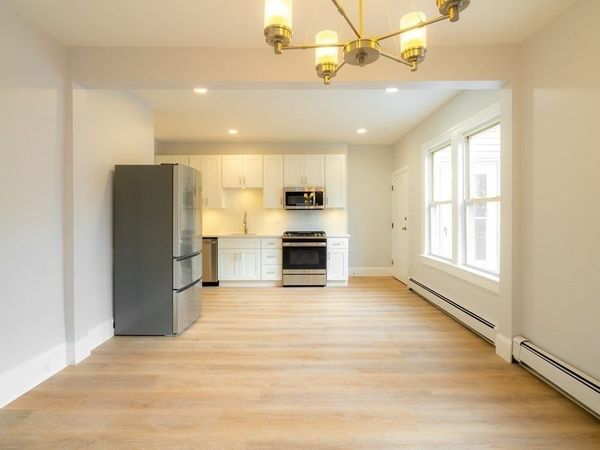 326 Hurley St, Unit 1, Cambridge, MA 02141