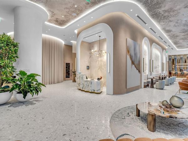 77 SE 5TH ST, Unit 2405, Miami, FL 33131