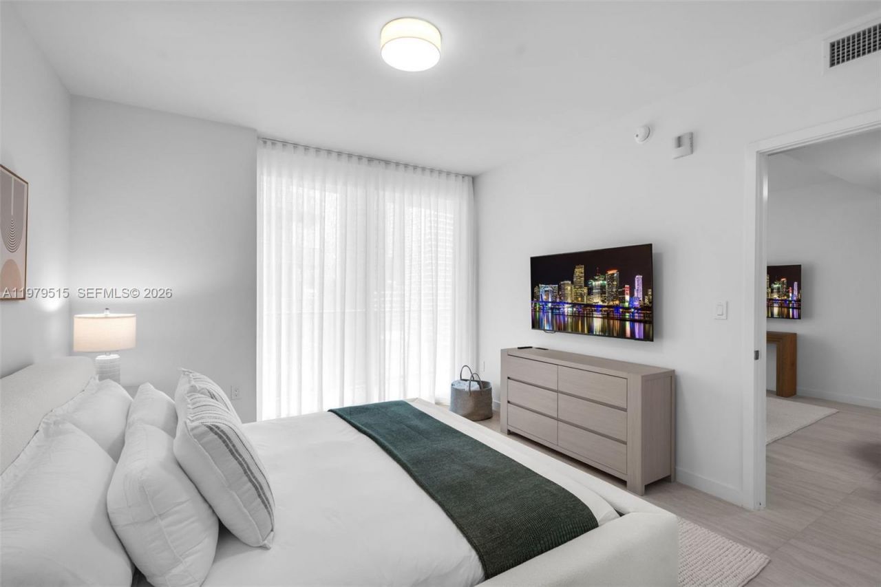 77 SE 5th St, Unit 2405, Miami, FL 33131 Photo