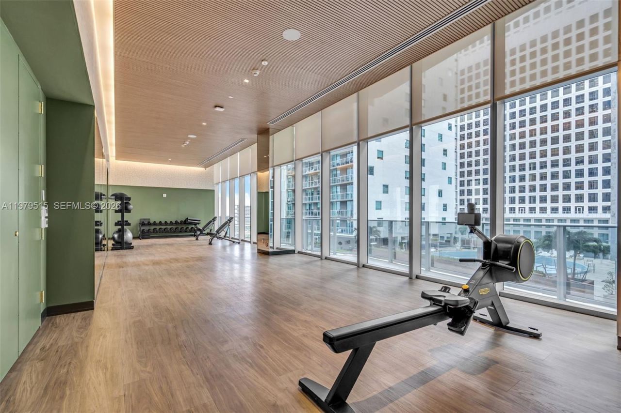 77 SE 5th St , Unit 2405, Miami, FL 33131 Photo