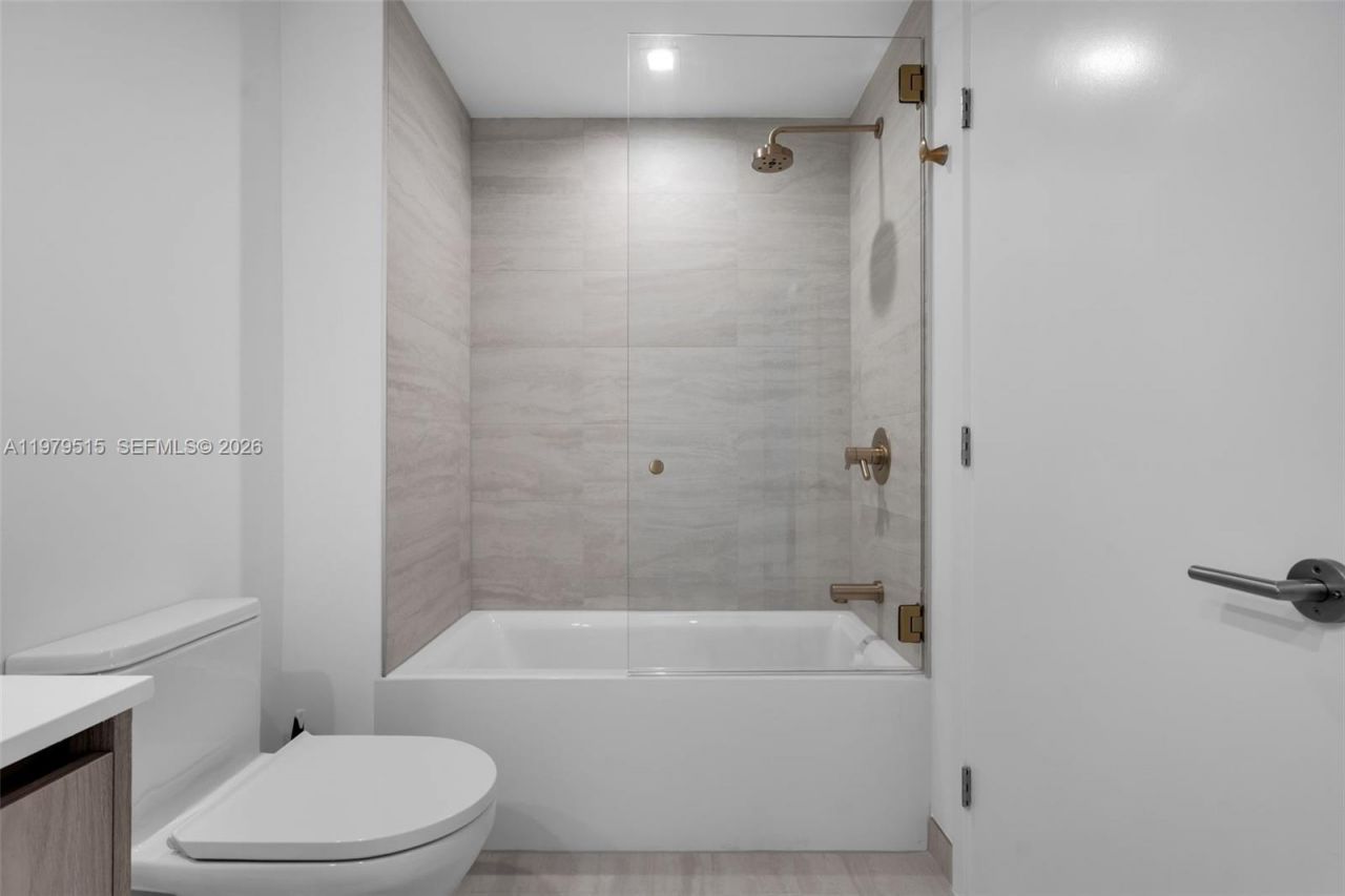 77 SE 5th St, Unit 2405, Miami, FL 33131 Photo