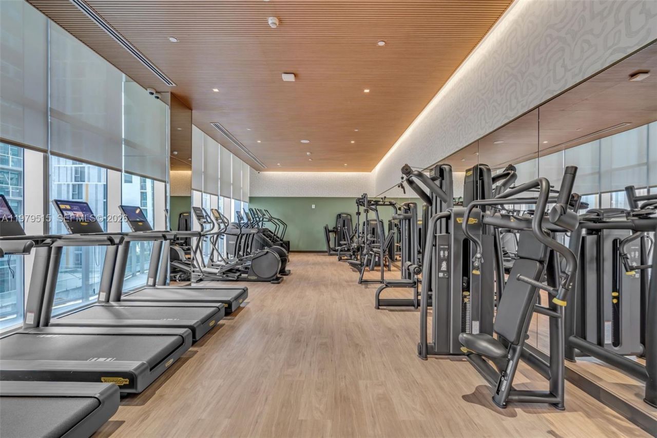 77 SE 5th St, Unit 2405, Miami, FL 33131 Photo