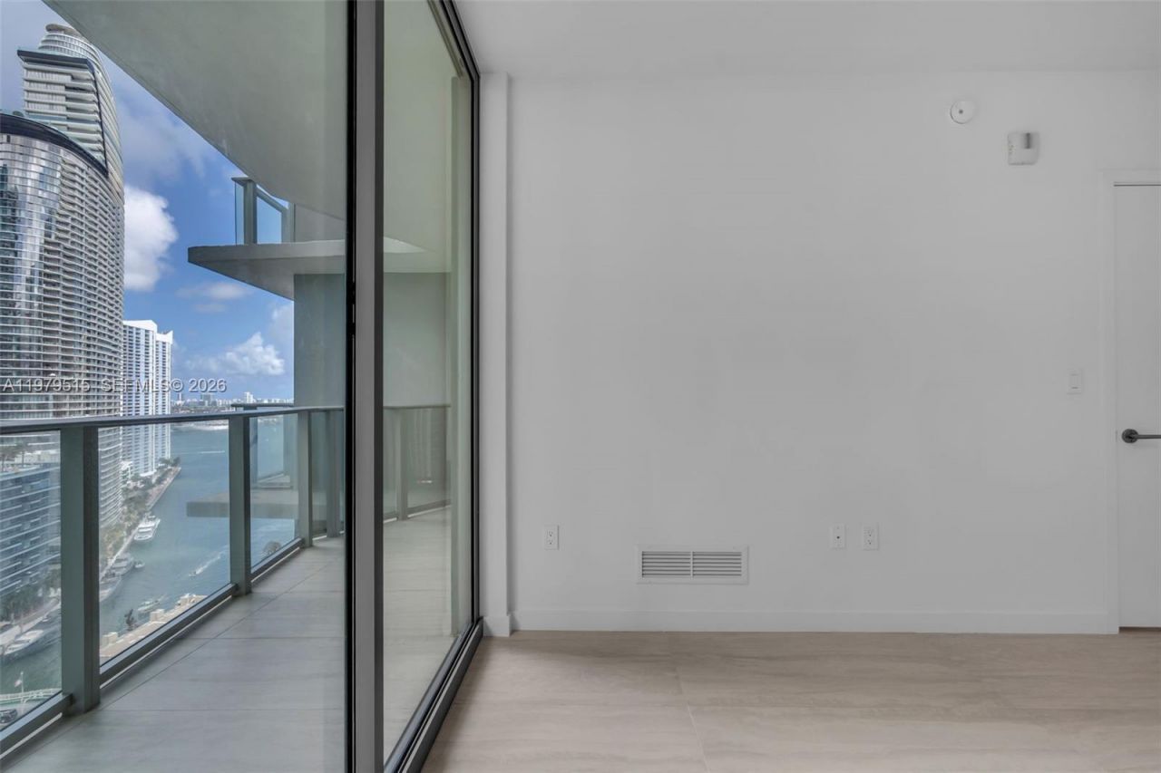 77 SE 5th St, Unit 2405, Miami, FL 33131 Photo
