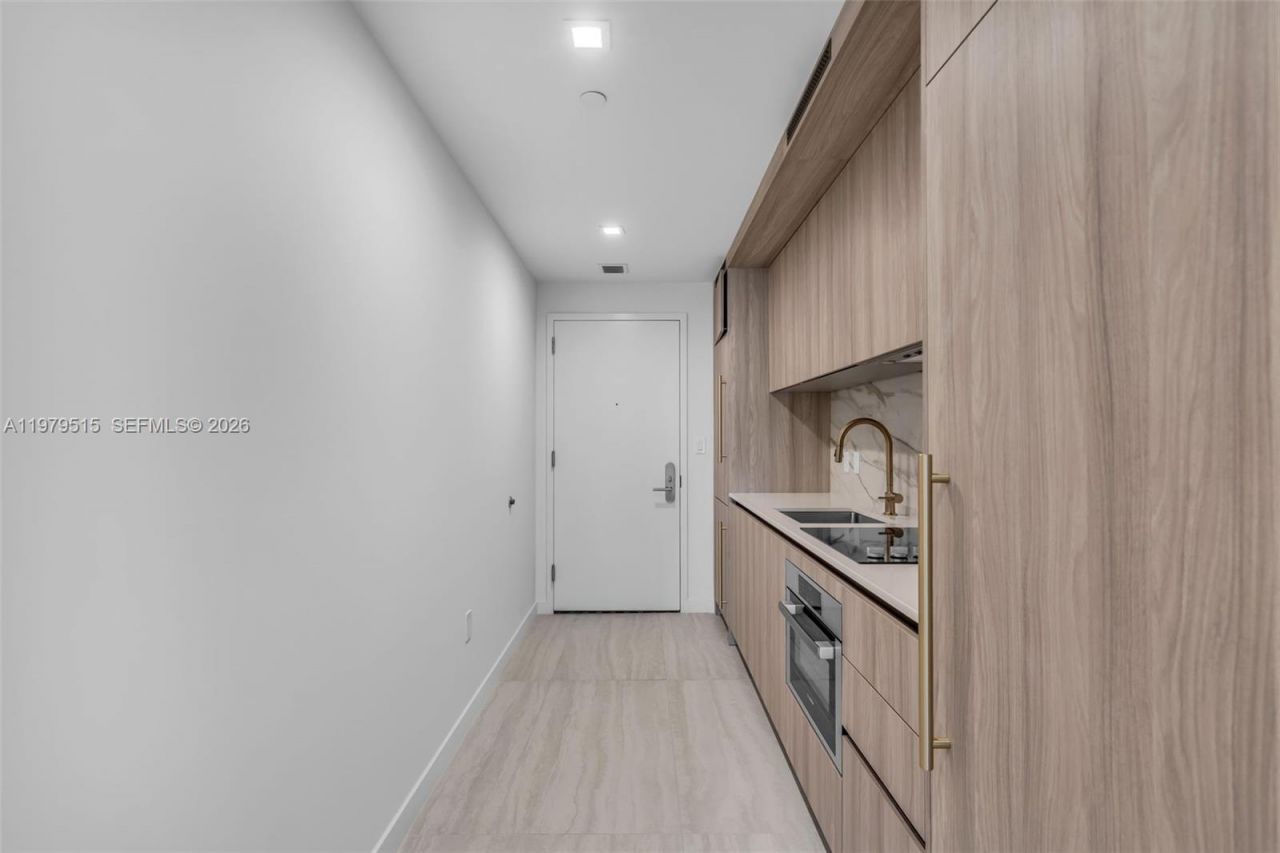 77 SE 5th St , Unit 2405, Miami, FL 33131 Photo