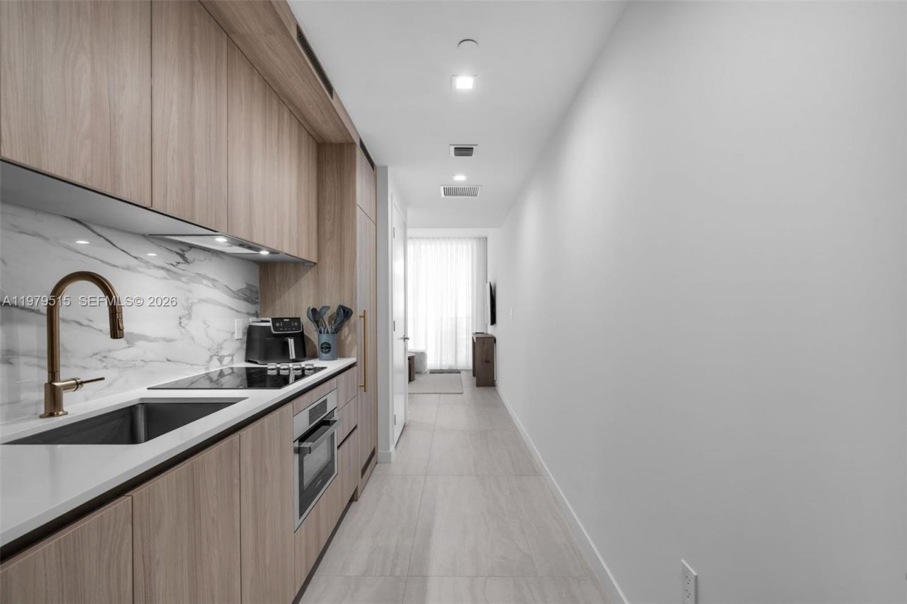 77 SE 5th St, Unit 2405, Miami, FL 33131 Photo