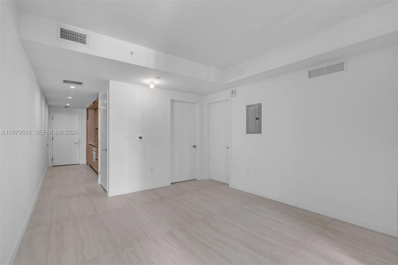 77 SE 5th St, Unit 2405, Miami, FL 33131 Photo