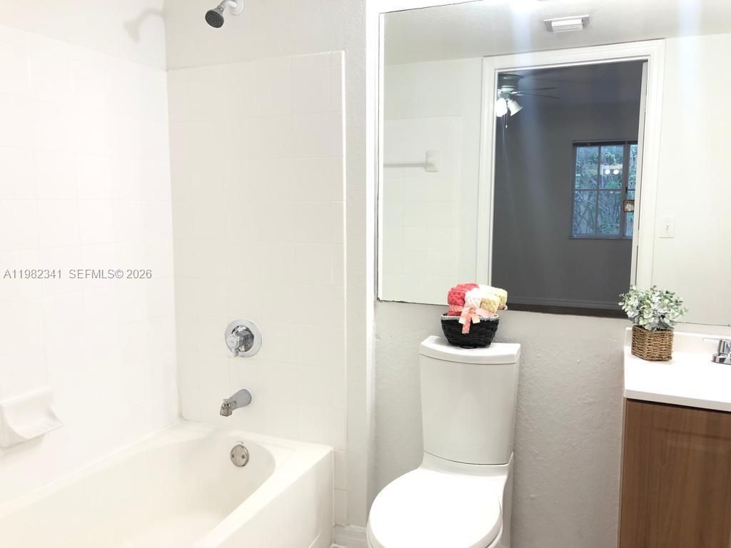 2544 Centergate Dr , Unit 308, Miramar, FL 33025 Photo