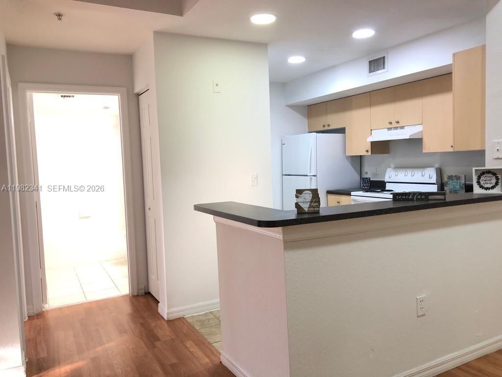 2544 Centergate Dr , Unit 308, Miramar, FL 33025 Photo