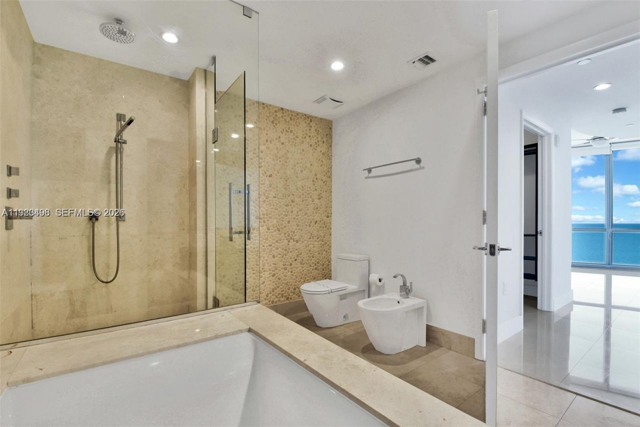 17121 Collins Ave, Unit 1803, Sunny Isles Beach, FL 33160 Photo