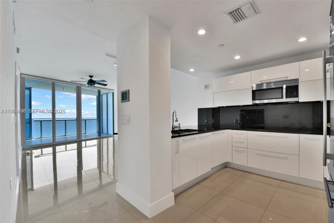 17121 Collins Ave, Unit 1803, Sunny Isles Beach, FL 33160 Photo
