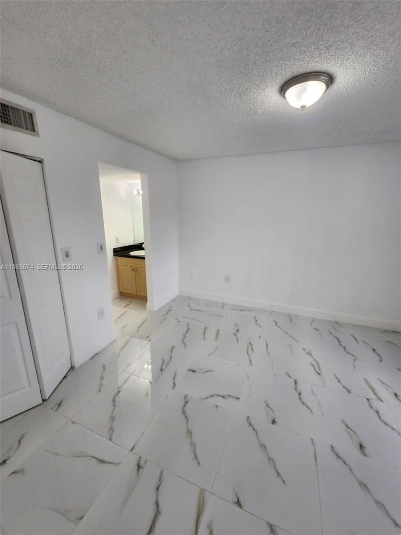 9845 Nob Hill Ct , Unit 9845, Sunrise, FL 33351 Photo