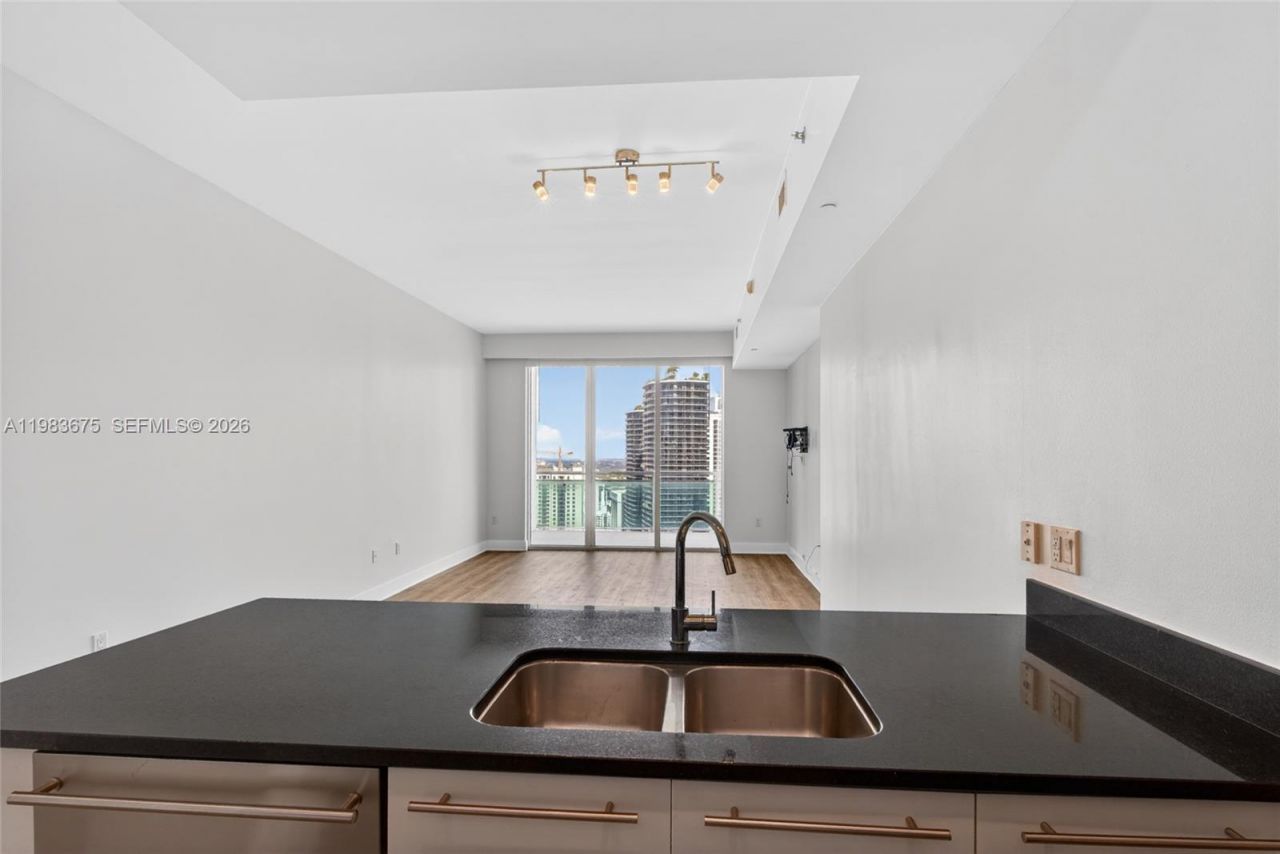 950 Brickell Bay Dr, Unit 4100, Miami, FL 33131 Photo