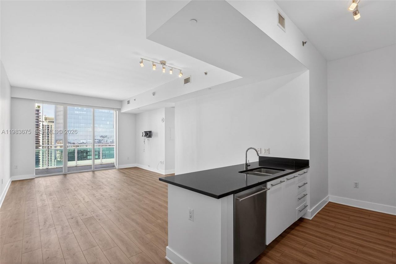 950 Brickell Bay Dr, Unit 4100, Miami, FL 33131 Photo