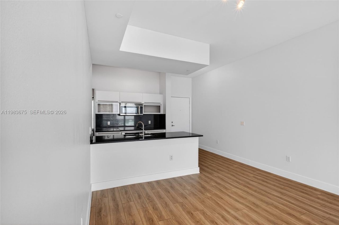 950 Brickell Bay Dr, Unit 4100, Miami, FL 33131 Photo