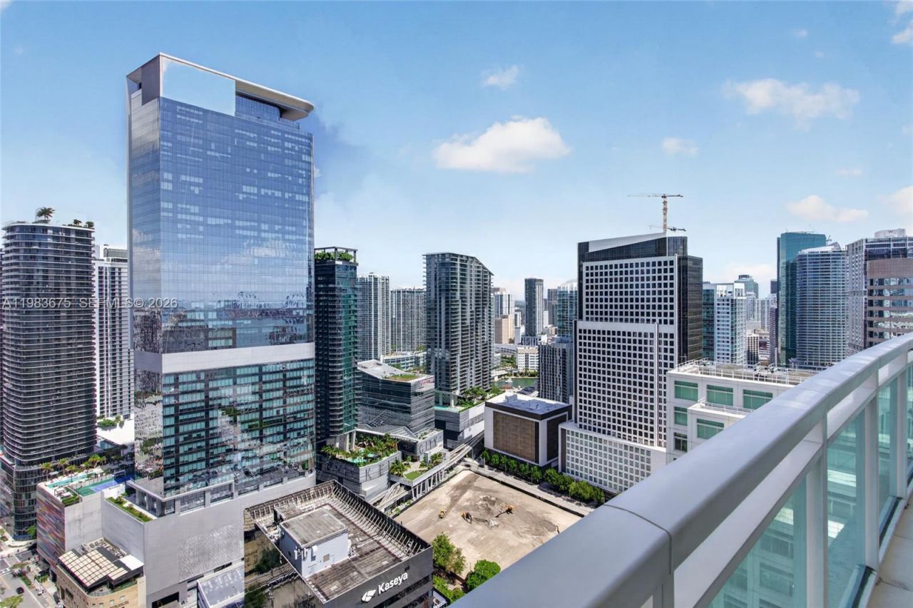 950 Brickell Bay Dr, Unit 4100, Miami, FL 33131 Photo