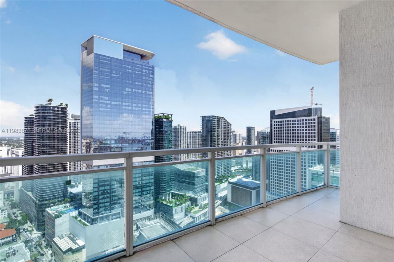 950 Brickell Bay Dr, Unit 4100, Miami, FL 33131 Photo