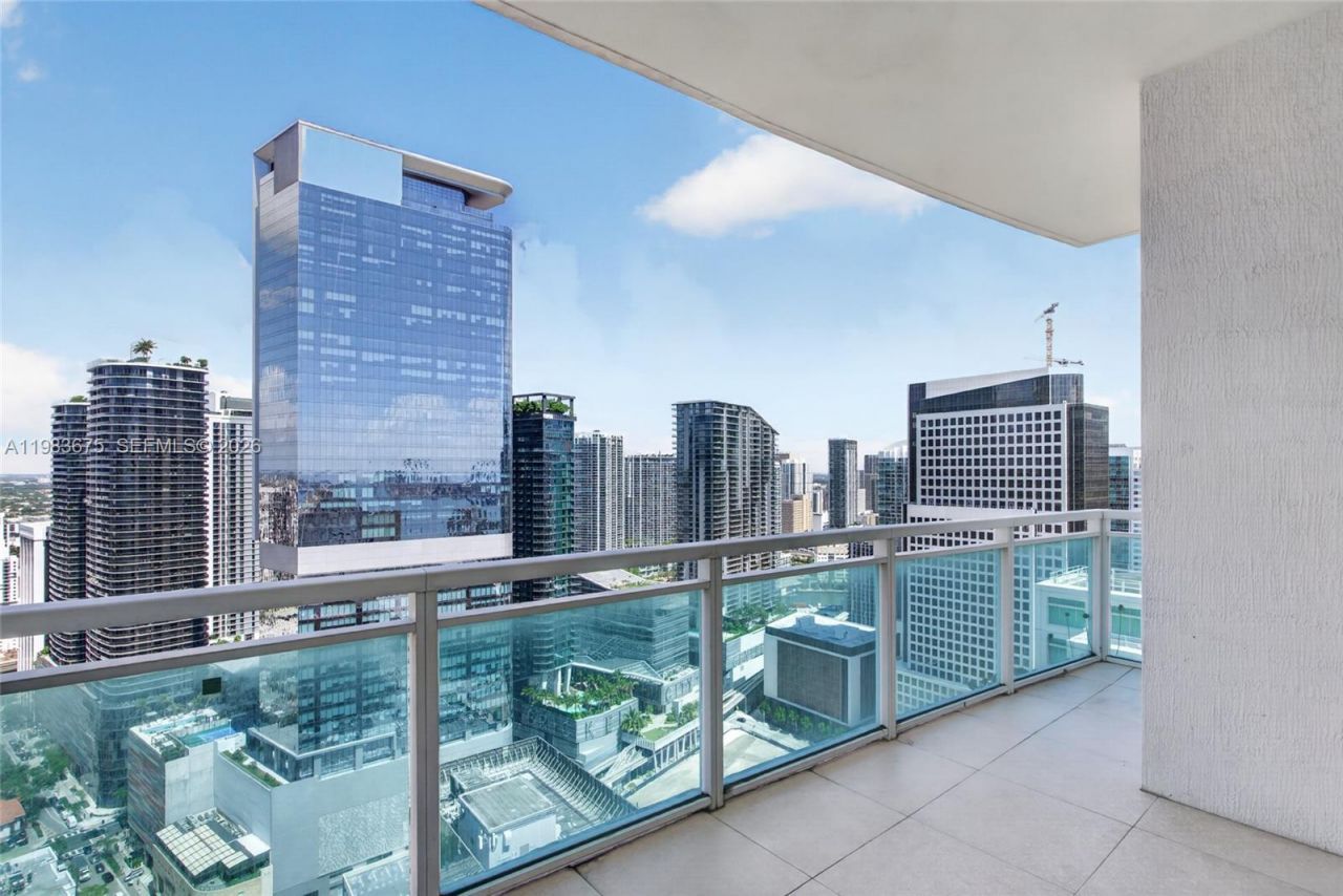 950 Brickell Bay Dr, Unit 4100, Miami, FL 33131 Photo