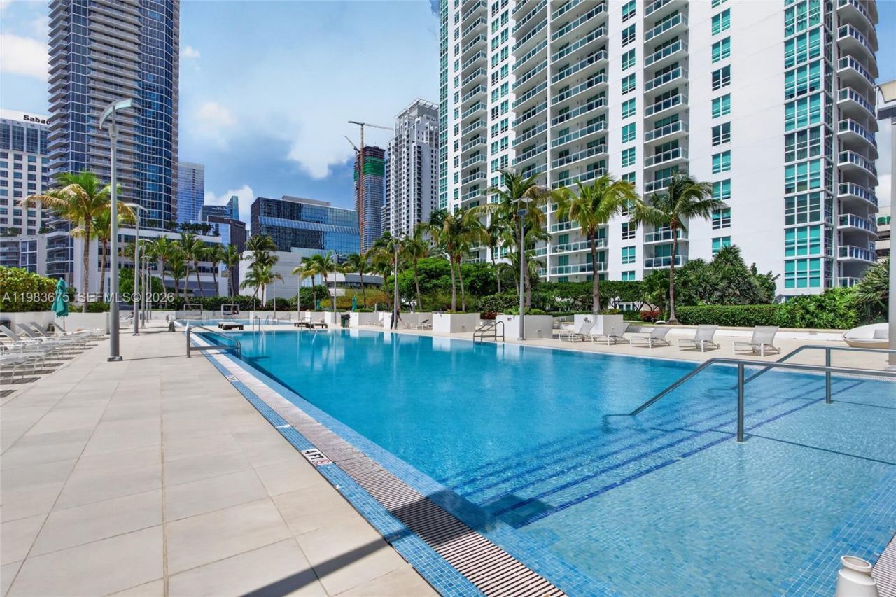 950 Brickell Bay Dr, Unit 4100, Miami, FL 33131 Photo