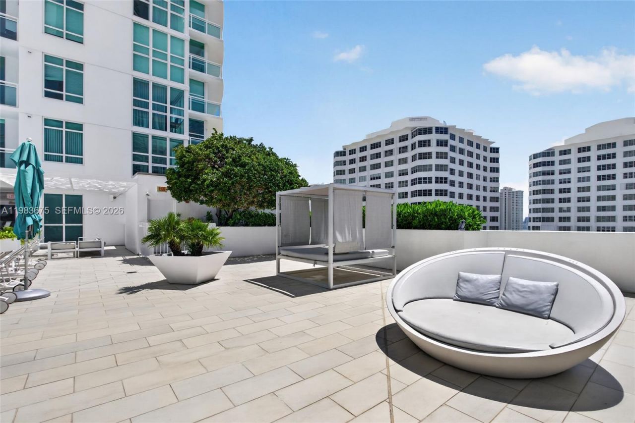 950 Brickell Bay Dr, Unit 4100, Miami, FL 33131 Photo