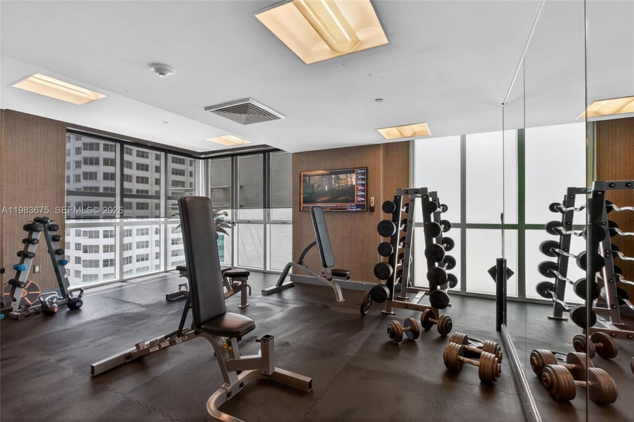 950 Brickell Bay Dr, Unit 4100, Miami, FL 33131 Photo