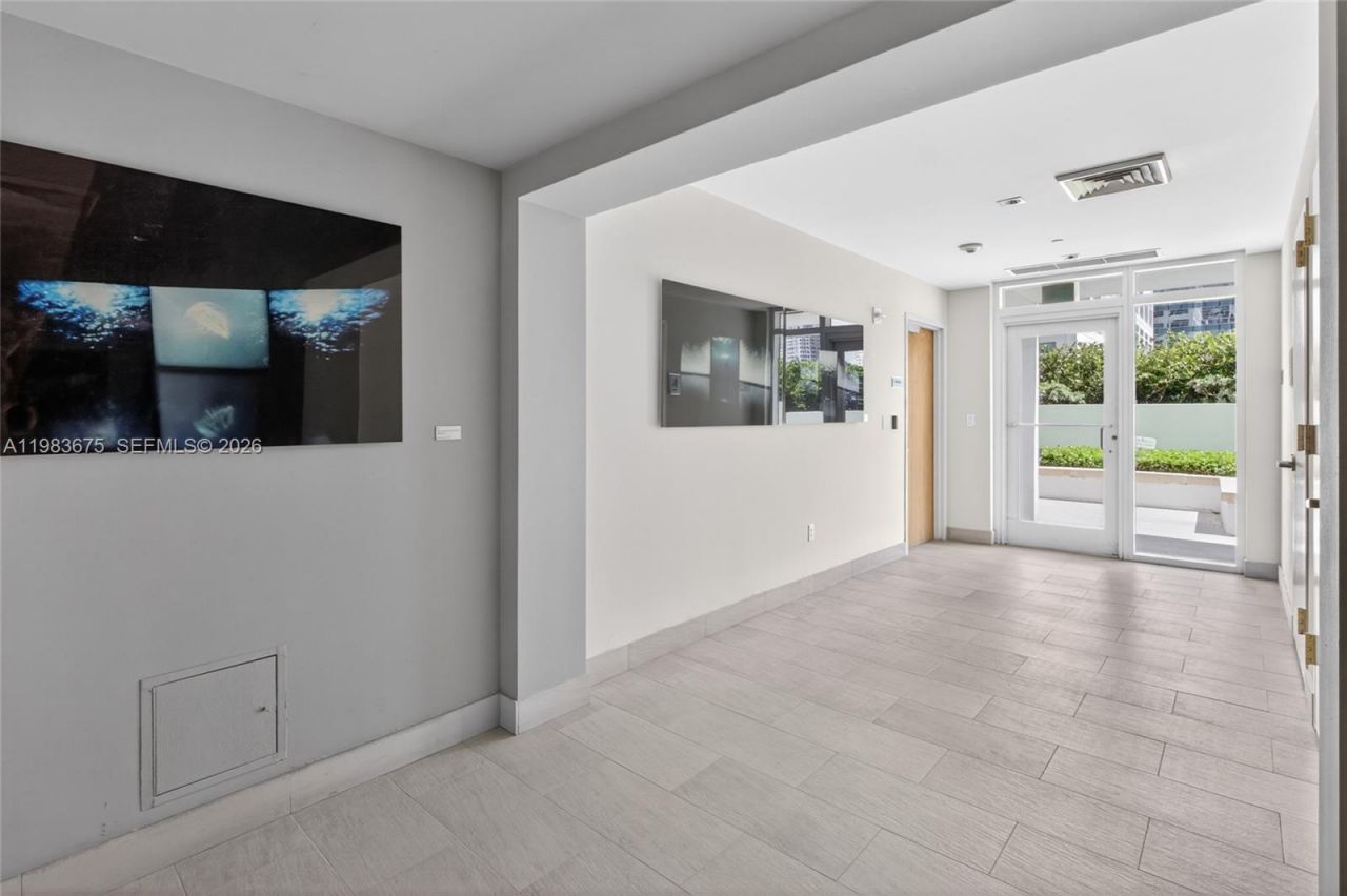 950 Brickell Bay Dr, Unit 4100, Miami, FL 33131 Photo