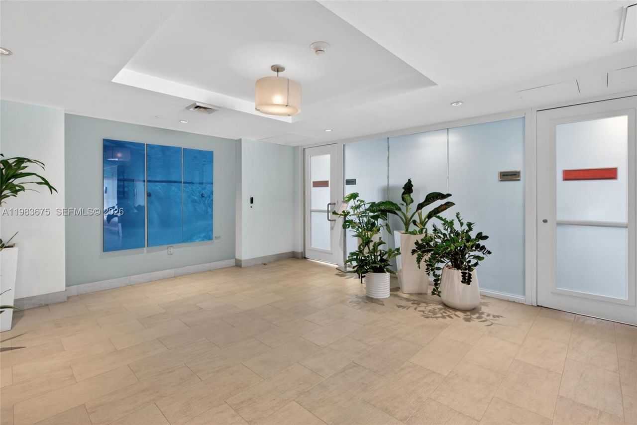 950 Brickell Bay Dr, Unit 4100, Miami, FL 33131 Photo