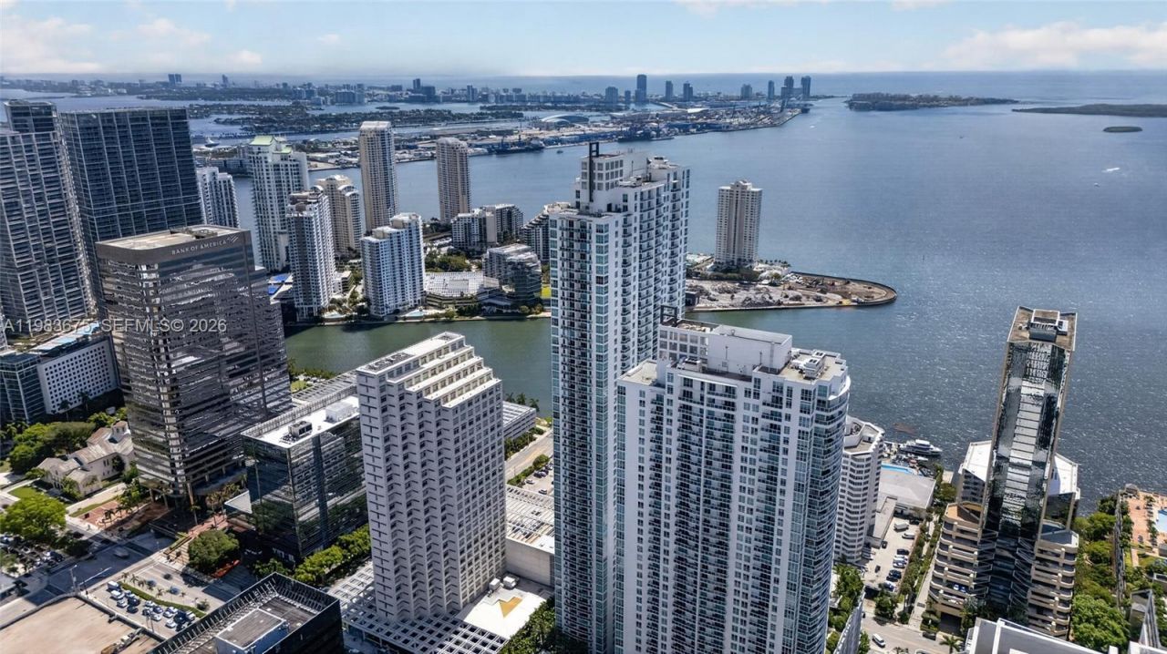 950 Brickell Bay Dr, Unit 4100, Miami, FL 33131 Photo