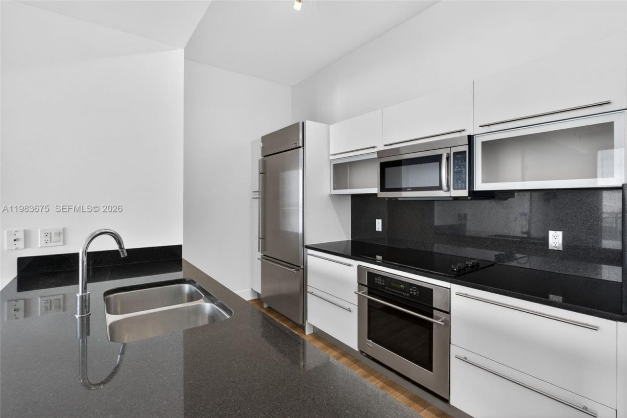 950 Brickell Bay Dr, Unit 4100, Miami, FL 33131 Photo