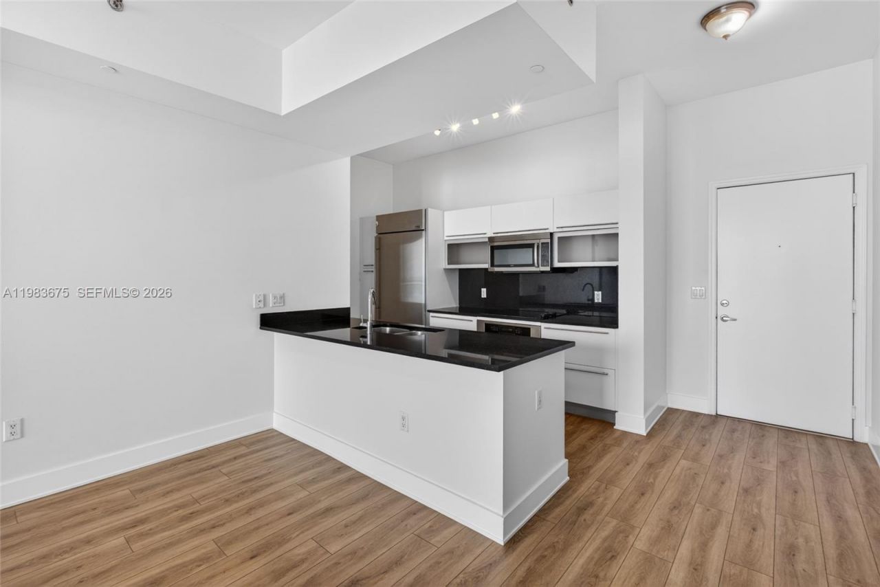 950 Brickell Bay Dr, Unit 4100, Miami, FL 33131 Photo