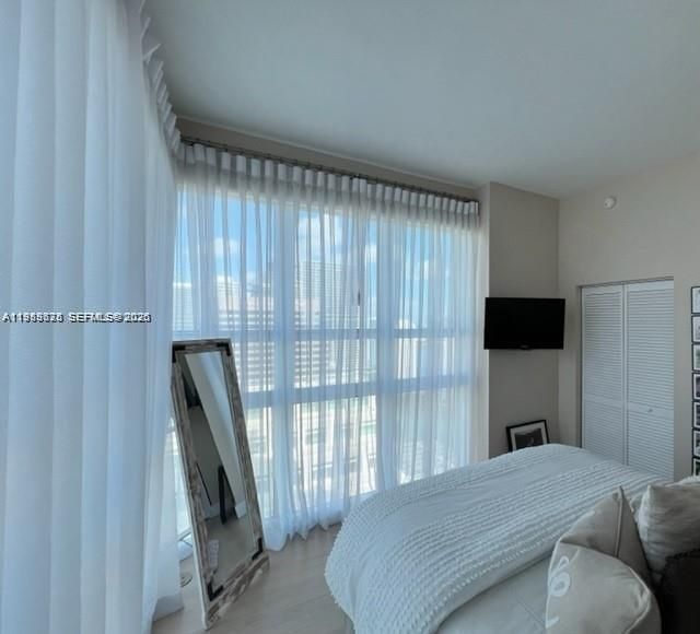 950 Brickell Bay Dr, Unit 4100, Miami, FL 33131 Photo